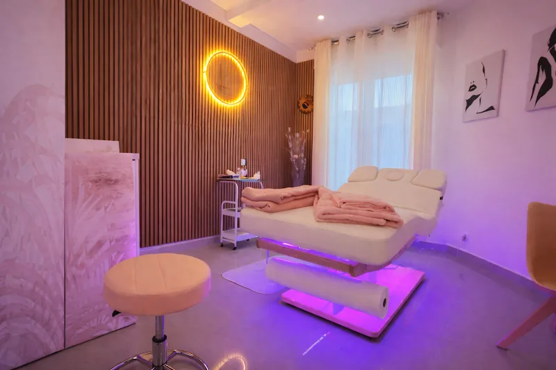 Lymphaglow Drainage Lymphatique - drainage post-opératoire - Massage cicatriciel. Hydrafacial. Cryolipolyse