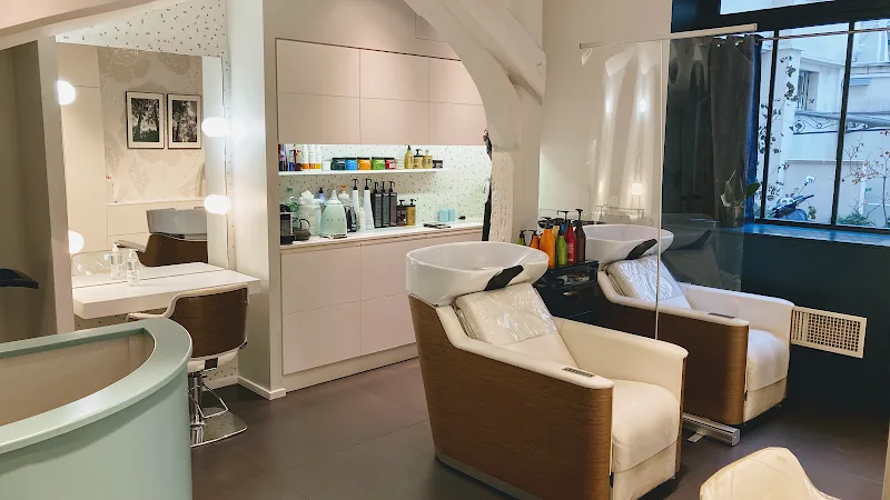 Secret de Cour - Coiffure Paris - Photo de couverture - OneBooking