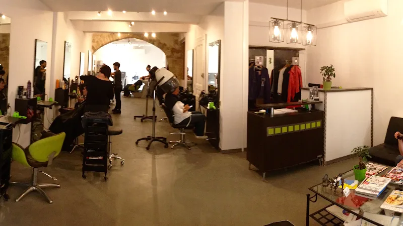 Salon R-cut