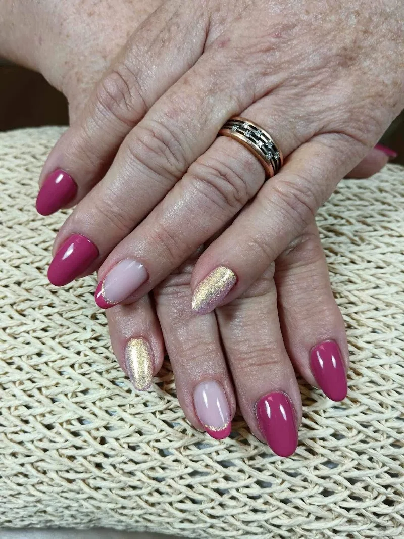 Les Z’Ongles de Mimi - Onglerie Fougères - Photo de couverture - OneBooking