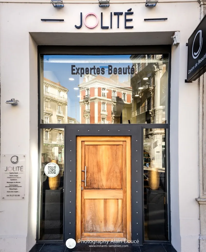 JOLITÉ Expertes Beauté - Onglerie Grenoble - Photo de couverture - OneBooking