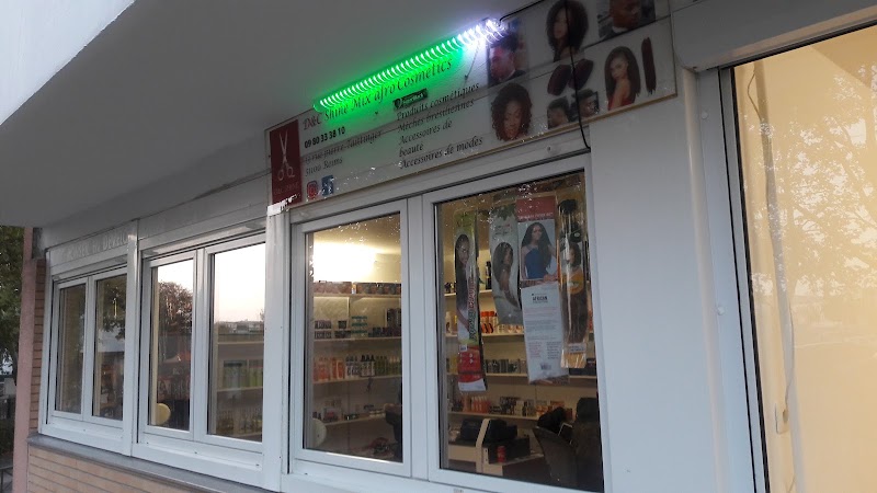 D&C Shine MIX AFRO COSMETICS - Maquillage Reims - Photo de couverture - OneBooking