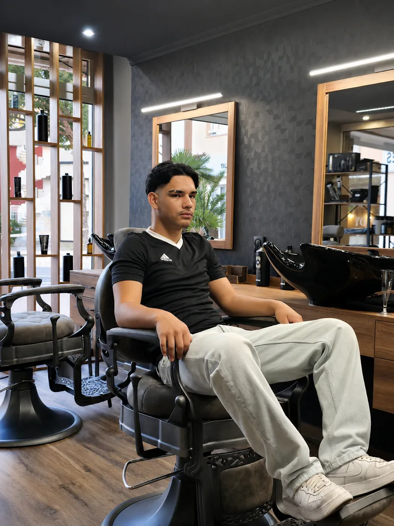 Prestige Barbers coiffeur homme headspa frejus saint Raphaël