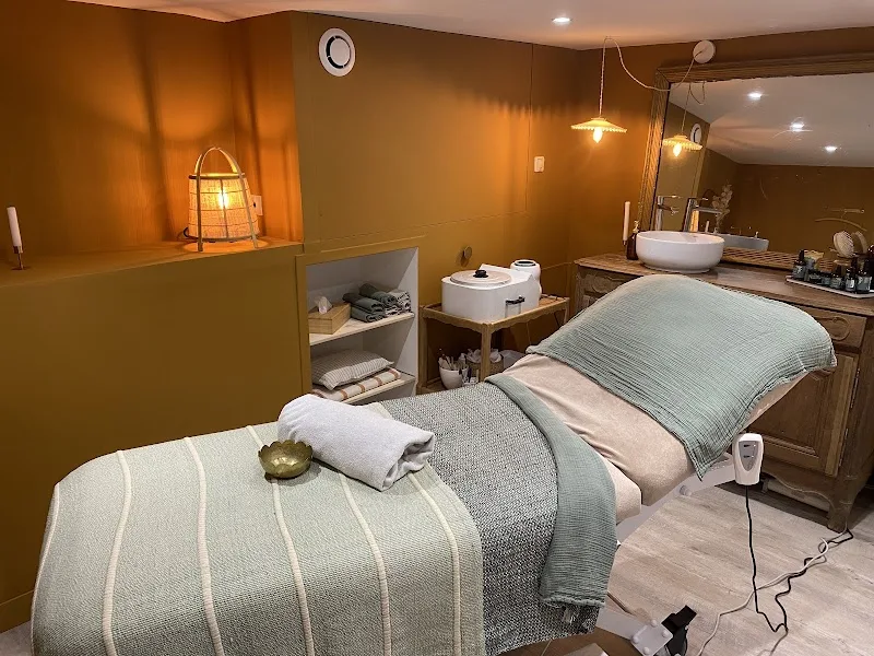 Marthe - Onglerie Nantes - Photo de couverture - OneBooking