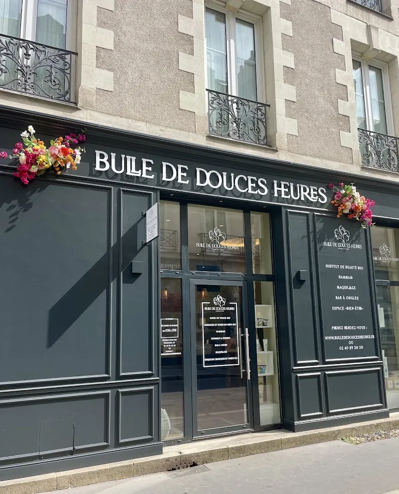 BULLE DE DOUCES HEURES - Onglerie Nantes - Photo de couverture - OneBooking