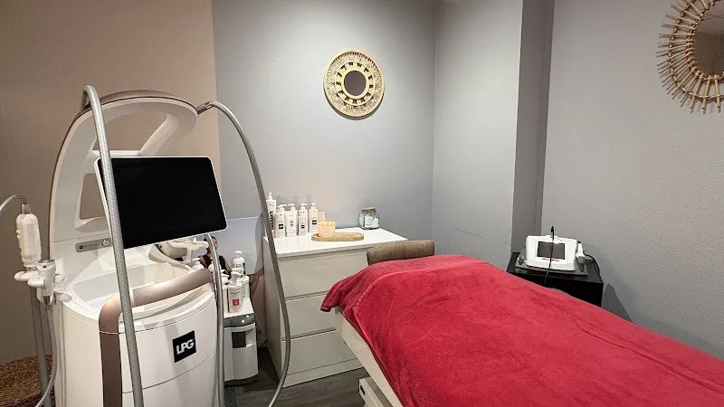Vitaline Institut de Beauté - Onglerie Le Mans - Photo de couverture - OneBooking