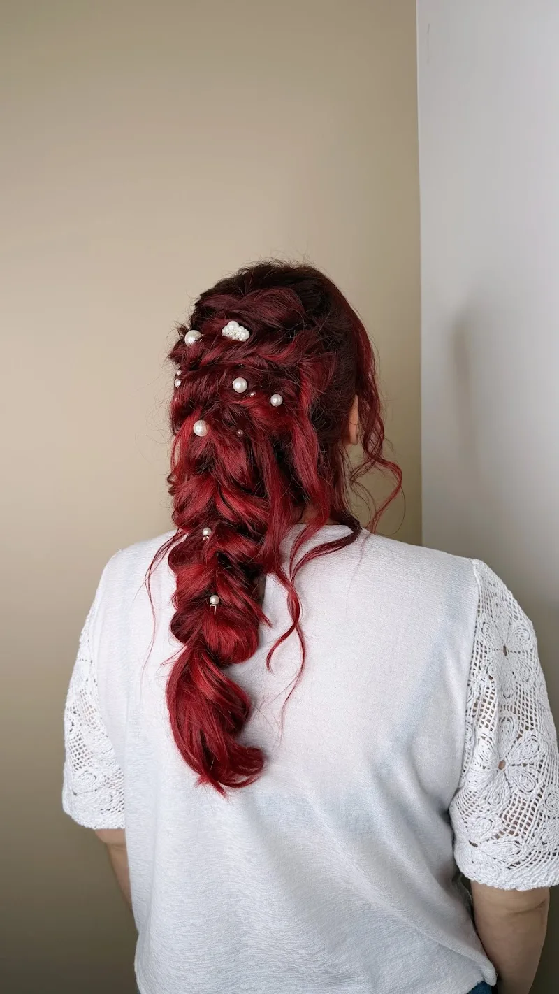 ALUISI EVA MAQUILLEUSE PROFESSIONNELLE / COIFFURE / PHOTOGRAPHIE / SOIN VISAGE / EXTENSIONS DE CILS - Maquillage Toulouse - Photo de couverture - OneBooking