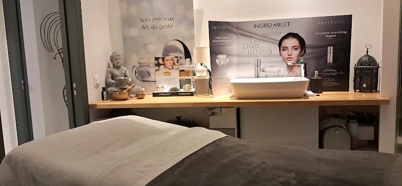 Luna. Nail Metz dans le Salon Design Room
