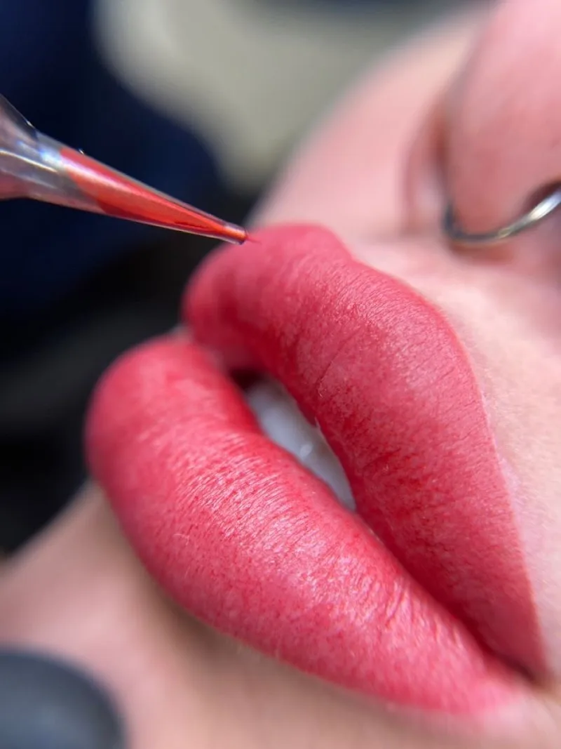 KMBROW institut microshading détatouage brow-lift - Épilation Dijon - Photo de couverture - OneBooking