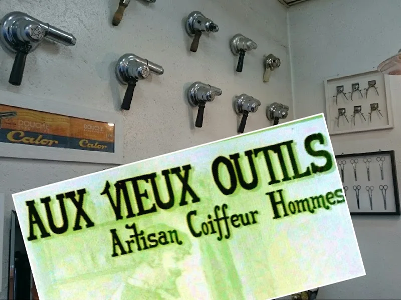 Coiffeur Aux Vieux Outils