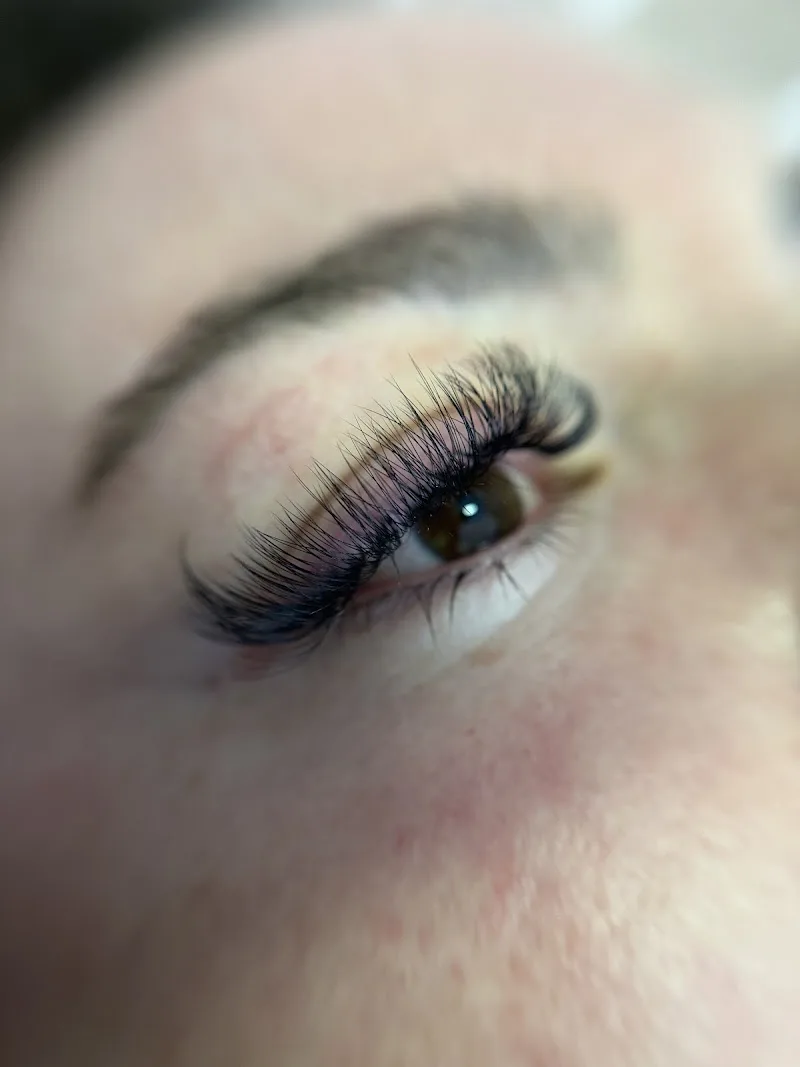 AM Beauty Artist , Technicienne en onglerie, cils et sourcils - Sourcils & cils Toulouse - Photo de couverture - OneBooking