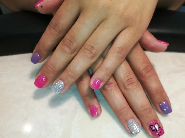 Thao Ongles - Onglerie Saint-Étienne - Photo de couverture - OneBooking