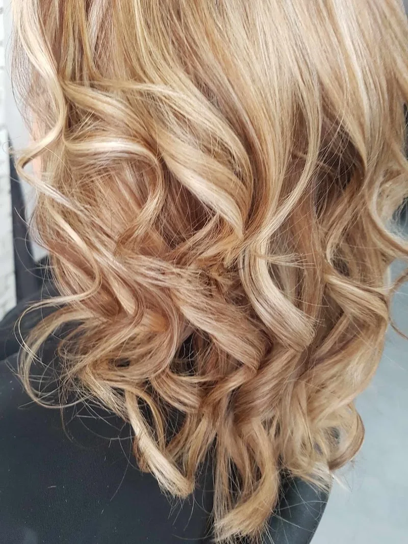Emily Style Nevers - Coiffure Nevers - Photo de couverture - OneBooking