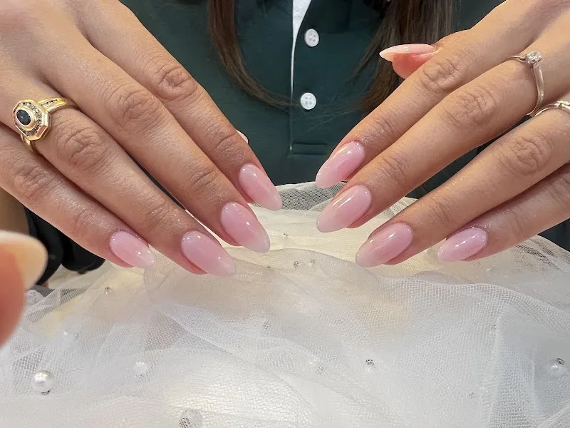 Helia Nails - Onglerie Paris - Photo de couverture - OneBooking