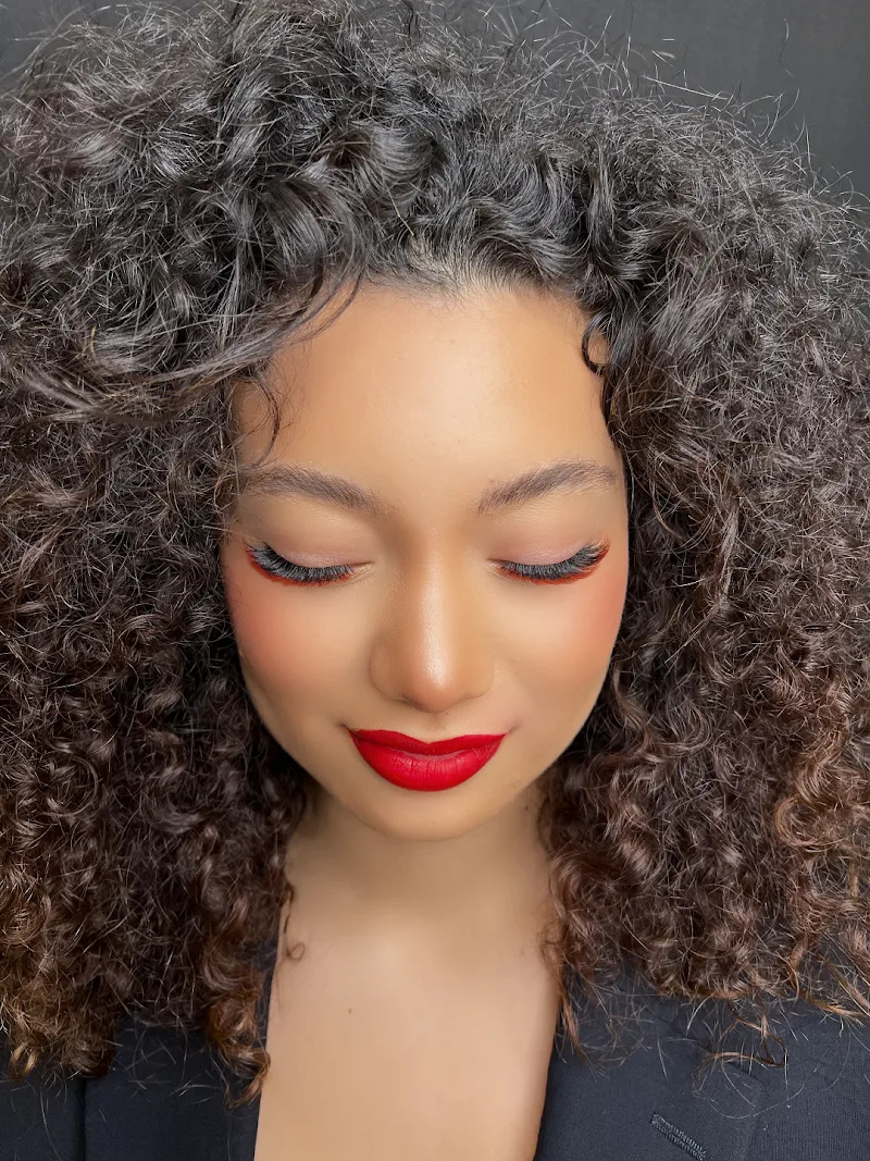 Simphonie Cils - Sourcils & cils Orléans - Photo de couverture - OneBooking