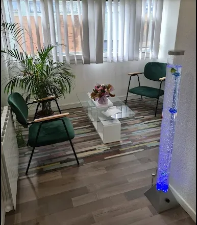 Filiz Esthétique - Sourcils & cils Strasbourg - Photo de couverture - OneBooking