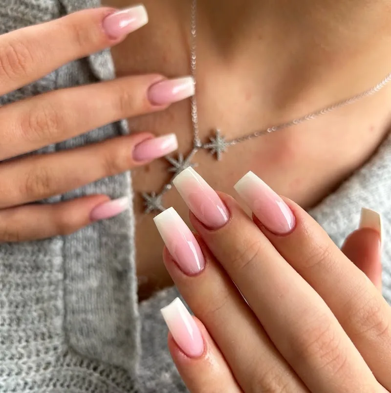 OnglesByClara - Onglerie Nîmes - Photo de couverture - OneBooking