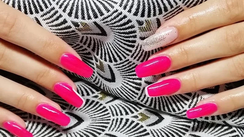 Manucure,ongles Obsessio'nail à domicile Nantes