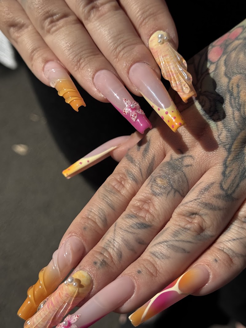 Iconic Nails 63