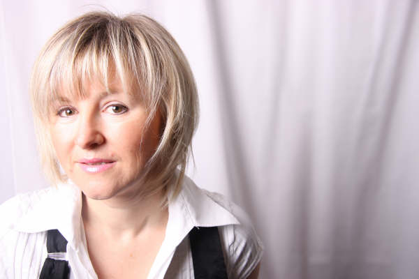 Académie Annick Cayot - Formations en maquillage professionnel, esthétique et coiffure - Maquillage Lille - Photo de couverture - OneBooking