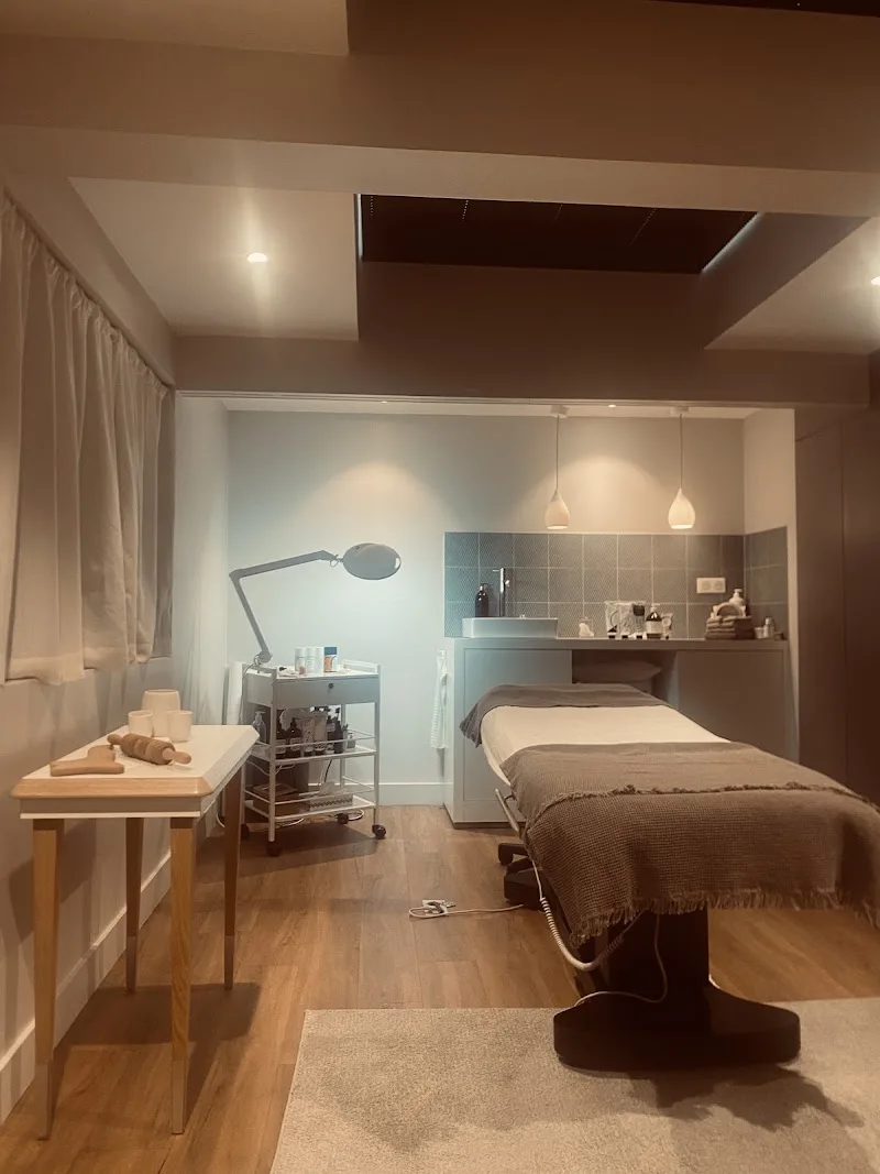Maison Auguste Institut de Beauté - Lyon 2ème - Épilation Lyon - Photo de couverture - OneBooking