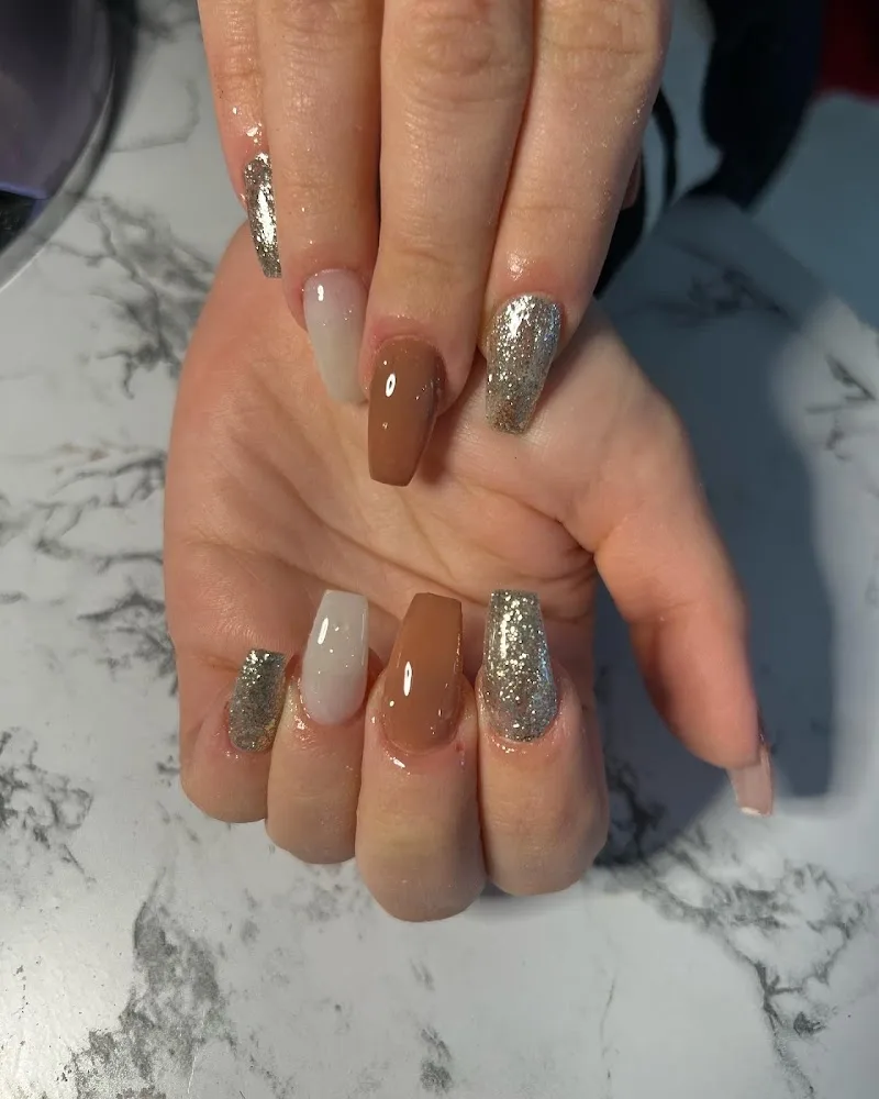 PERLES DU SUD et CILS & CIE - Onglerie Grenoble - Photo de couverture - OneBooking