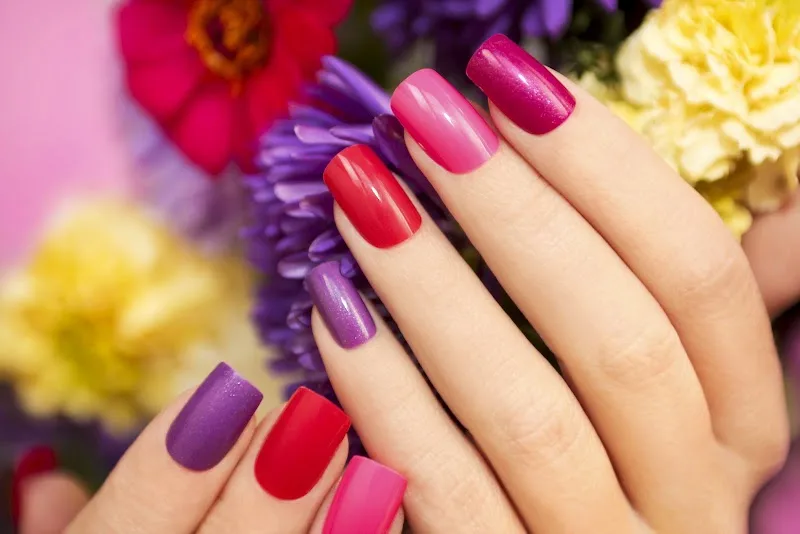 Ongles et sourcils