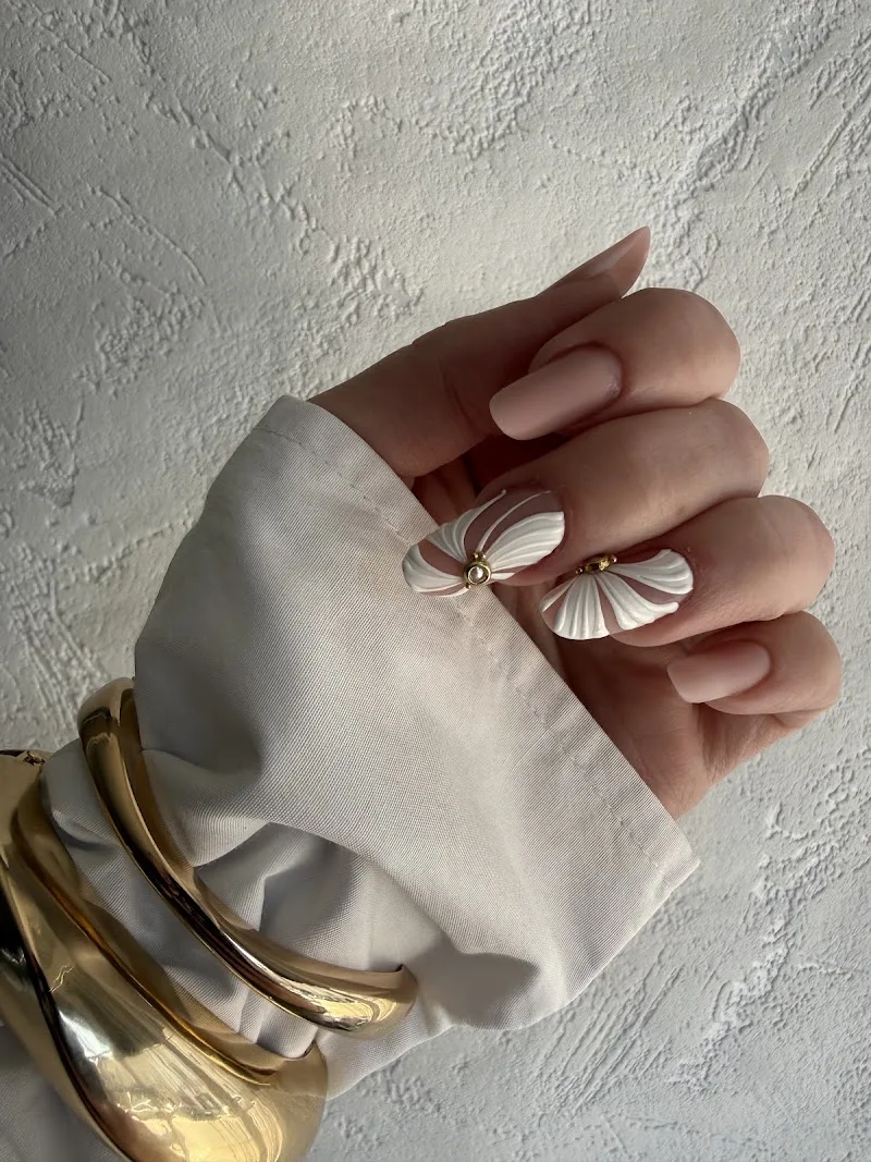 Studio Nail La Chapelle sur Erdre - Onglerie Nantes - Photo de couverture - OneBooking