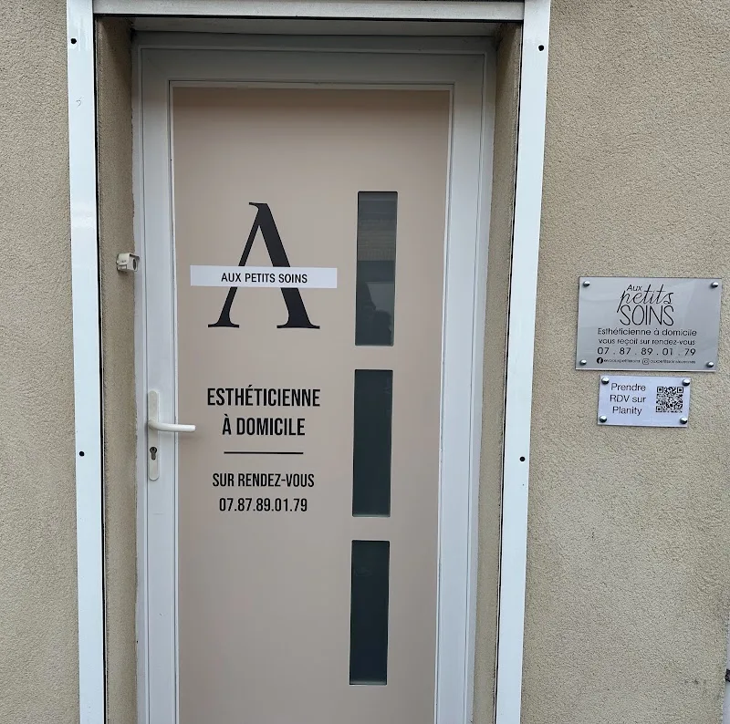 Aux petits soins - Onglerie Lille - Photo de couverture - OneBooking