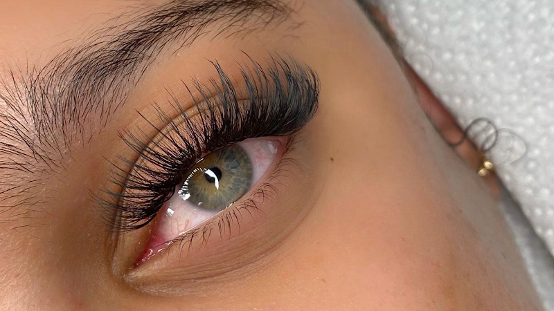 Extention de Cils Diamond STRASBOURG - Sourcils & cils Strasbourg - Photo de couverture - OneBooking