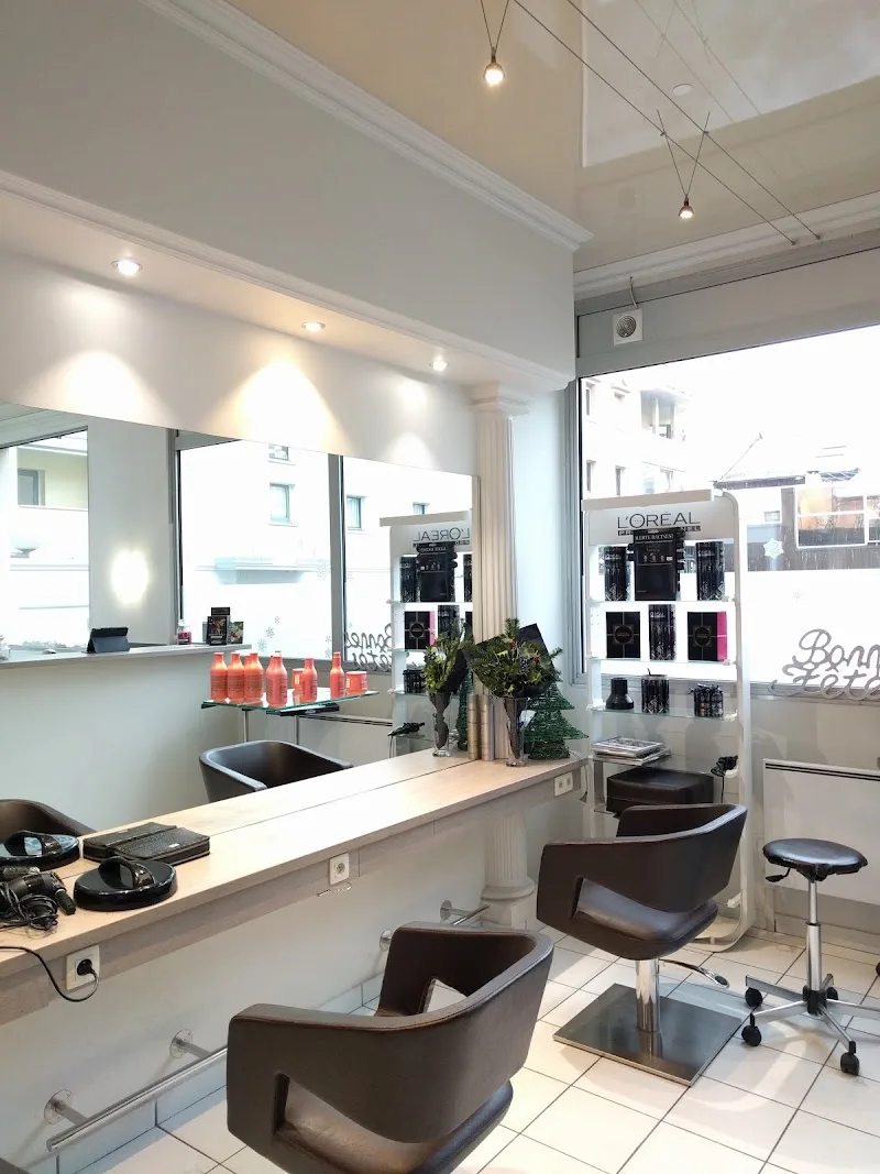 SUR MESURE 360 - Coiffure Saint-Gervais - Photo de couverture - OneBooking