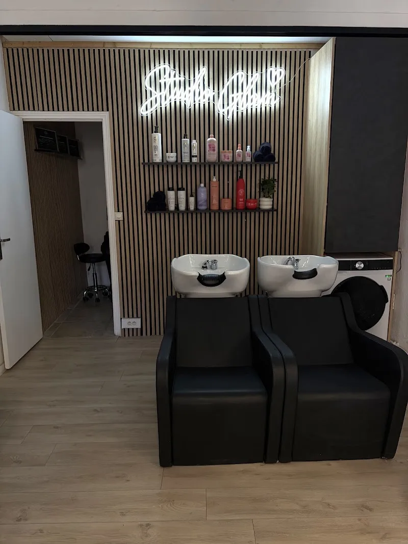 Studio Glam - Coiffure Mèze - OneBooking
