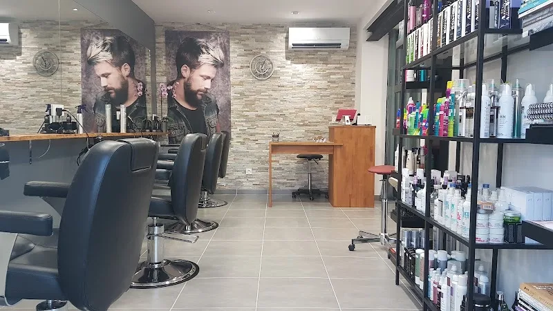 Art et Passion Coiffure - Coiffure Vénéjan - Photo de couverture - OneBooking