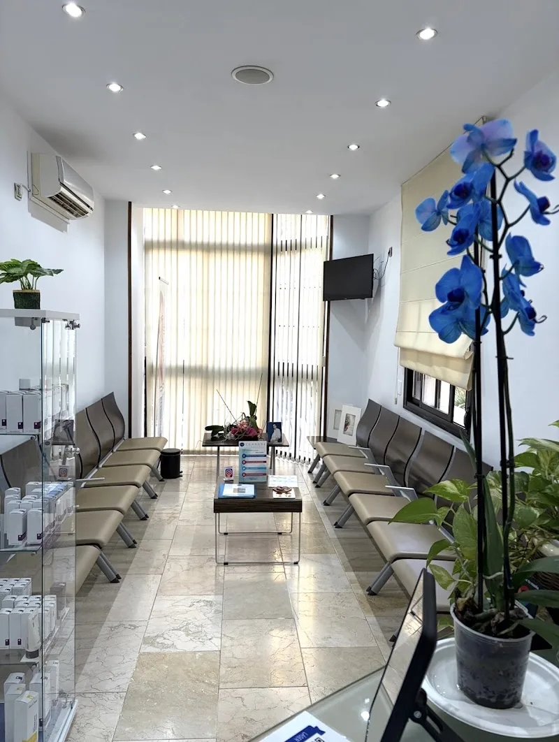 Clínica Médico Estética Incorpore Málaga- Dr. Juan Enrique Pérez Enríquez - Institut de beauté Málaga - Photo de couverture - OneBooking