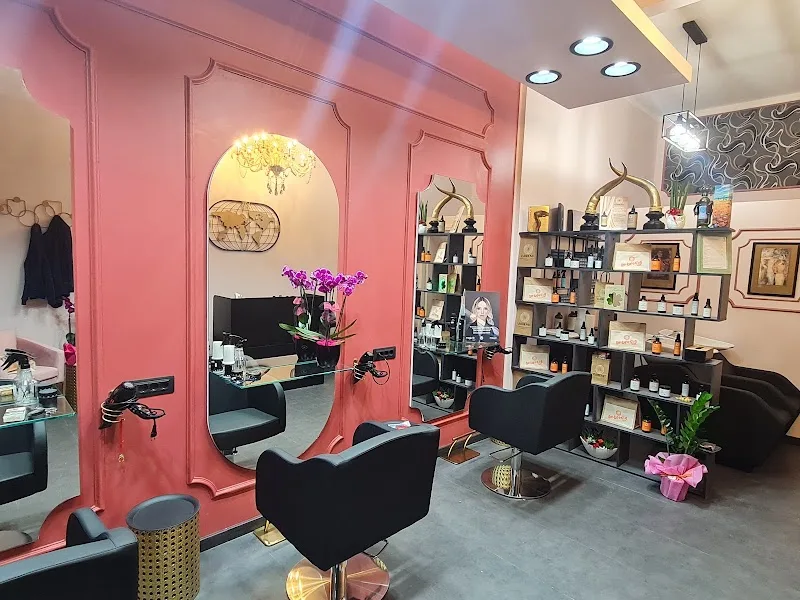 Love is hair & beayty - Coiffure Genoa - Photo de couverture - OneBooking