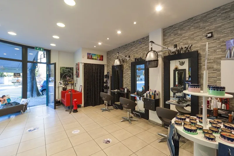 Un Diavolo Per Capello Snc Di Baraldi Valentina E C - Coiffure Bologna - Photo de couverture - OneBooking