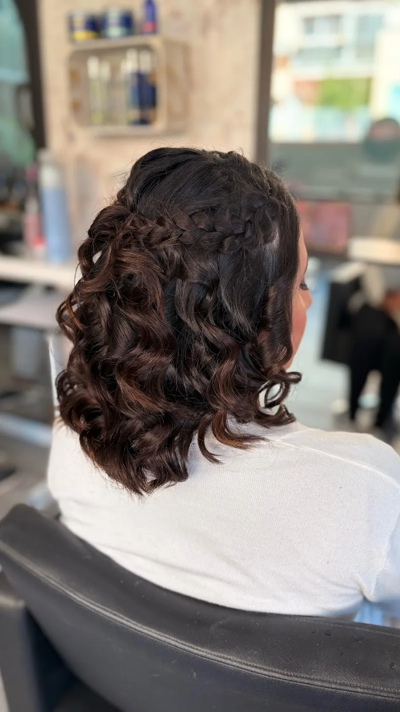 Peluquería Triana - Coiffure Alcalá De Henares - Photo de couverture - OneBooking