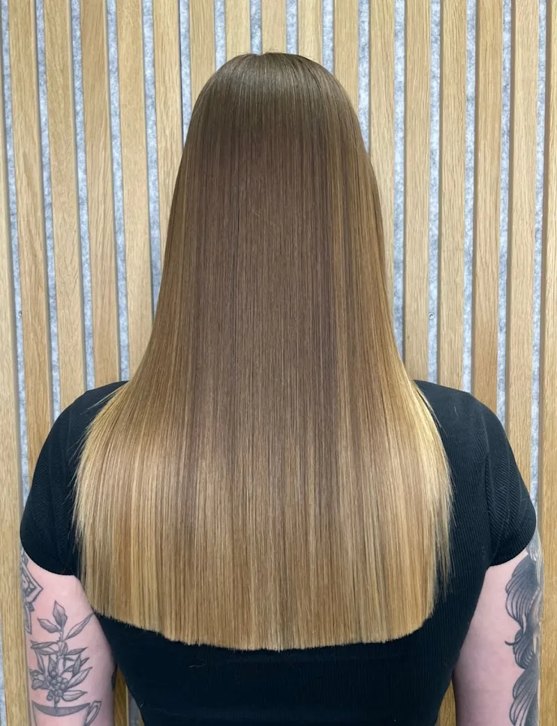 Friseur München - AURA - your hair your aura - Coiffure Munich - Photo de couverture - OneBooking