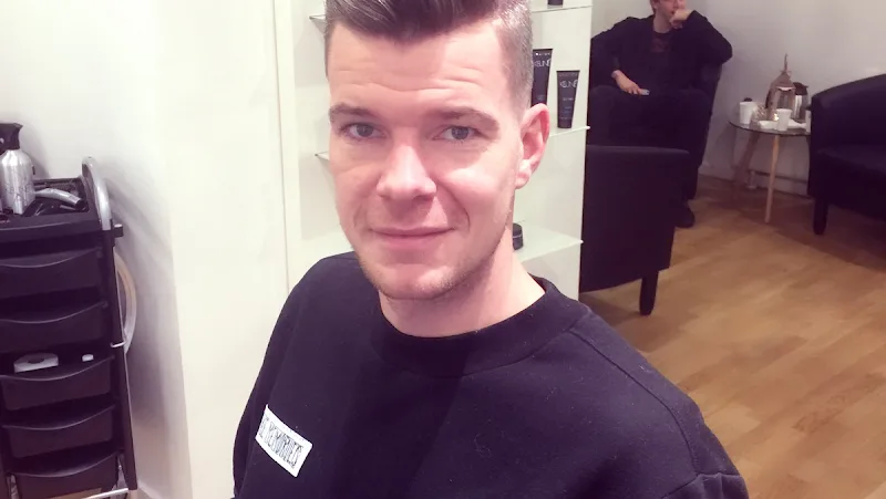 Salon Issa - Coiffure Randers - Photo de couverture - OneBooking