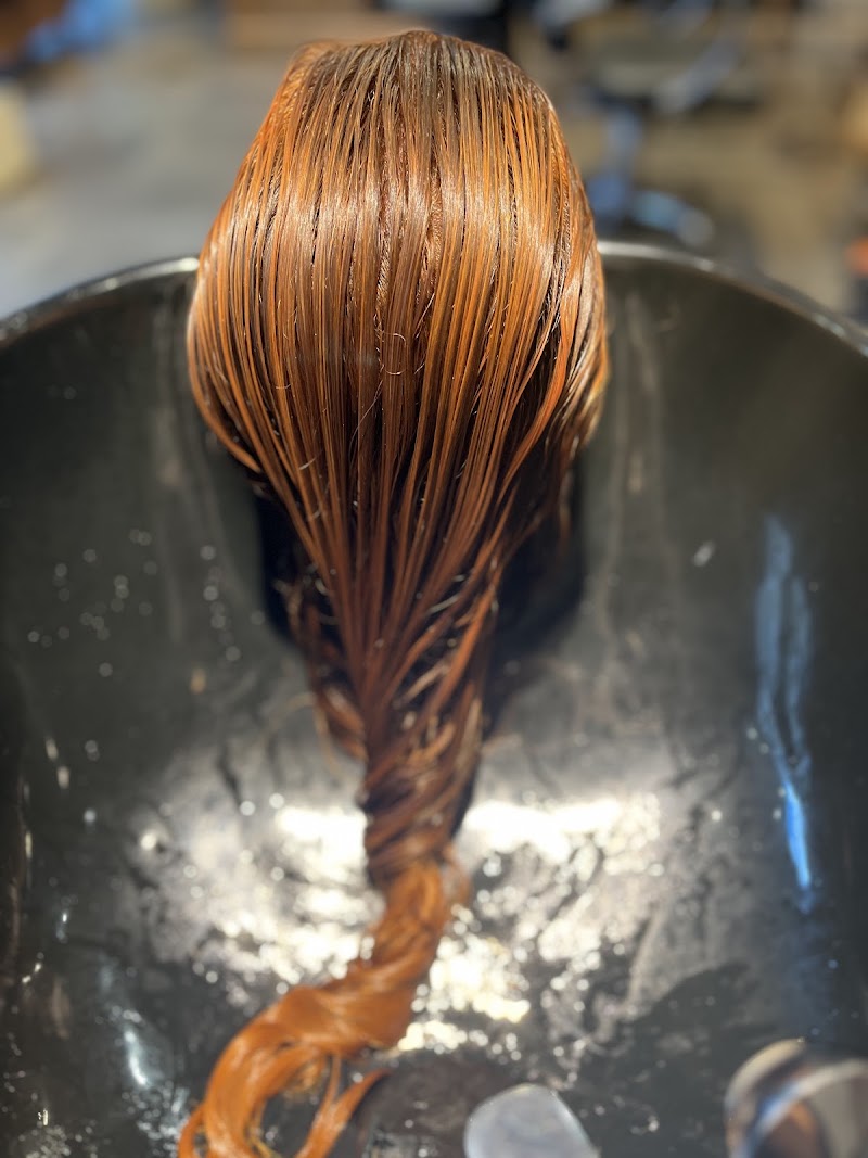 SHINE DESIGN - Coiffure Brussels - Photo de couverture - OneBooking