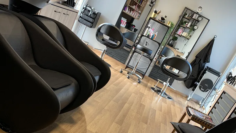 Office Hair - Zalaegerszeg - Coiffure Zalaegerszeg - Photo de couverture - OneBooking
