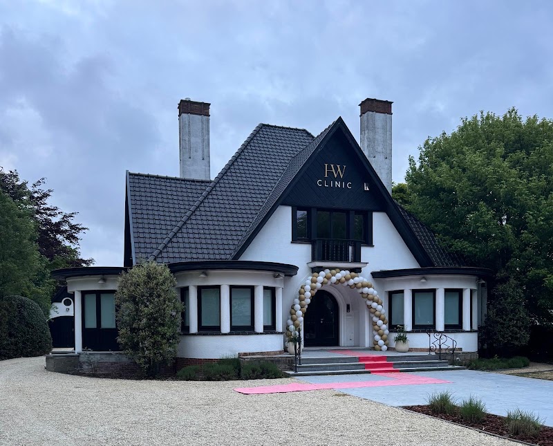 Hw Clinic Brugge-Huidverbetering-Laserbehandelingen-HIFU-Hydrafacial-Skinpen Microneedling-Tattoo verwijdering-Laserontharing