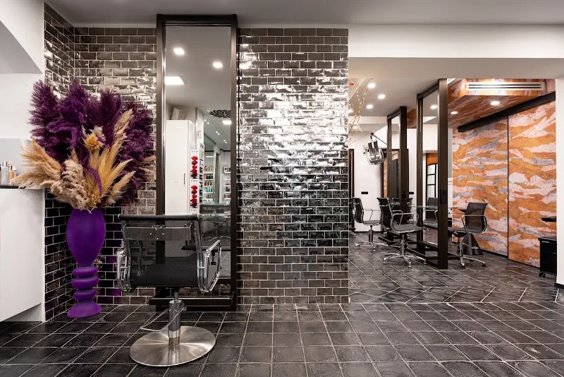 Renato Firenze - Coiffure Florence - Photo de couverture - OneBooking