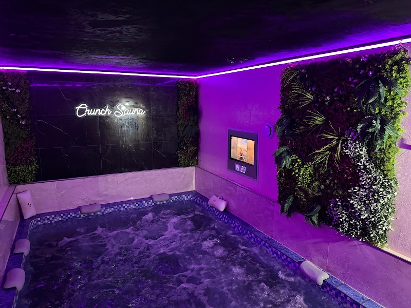 CRUNCH SAUNA