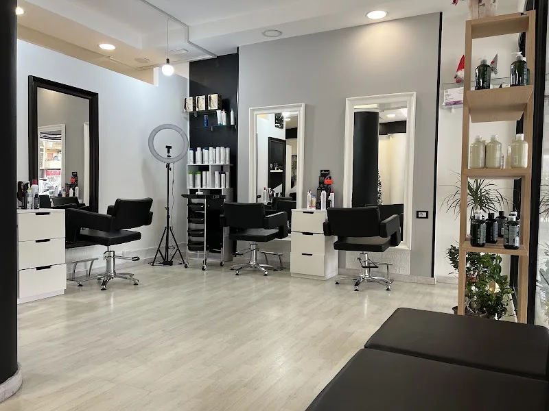 Daniela Milani Custom Hair - Coiffure Latina - Photo de couverture - OneBooking