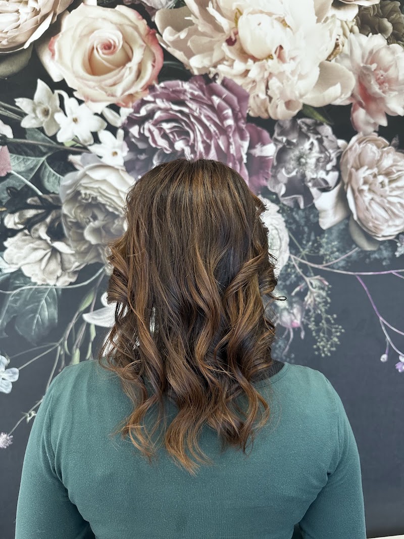 Le Salon Mademoiselle - Coiffure, esthétique & Head SPA - Coiffure Plymouth - Photo de couverture - OneBooking
