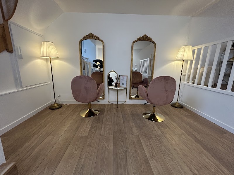 Zyneb.C - Coiffeuse Monthlery - Coiffure Montlhéry - Photo de couverture - OneBooking