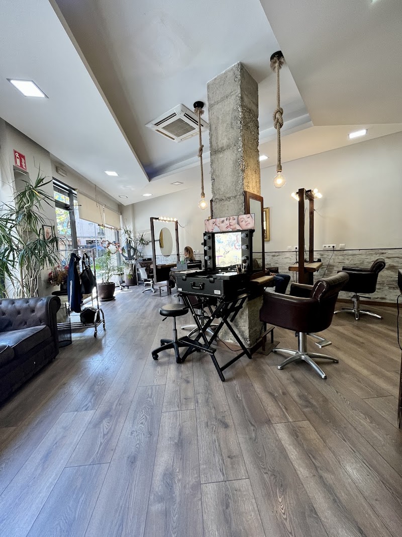 L' Atelier Estilistas