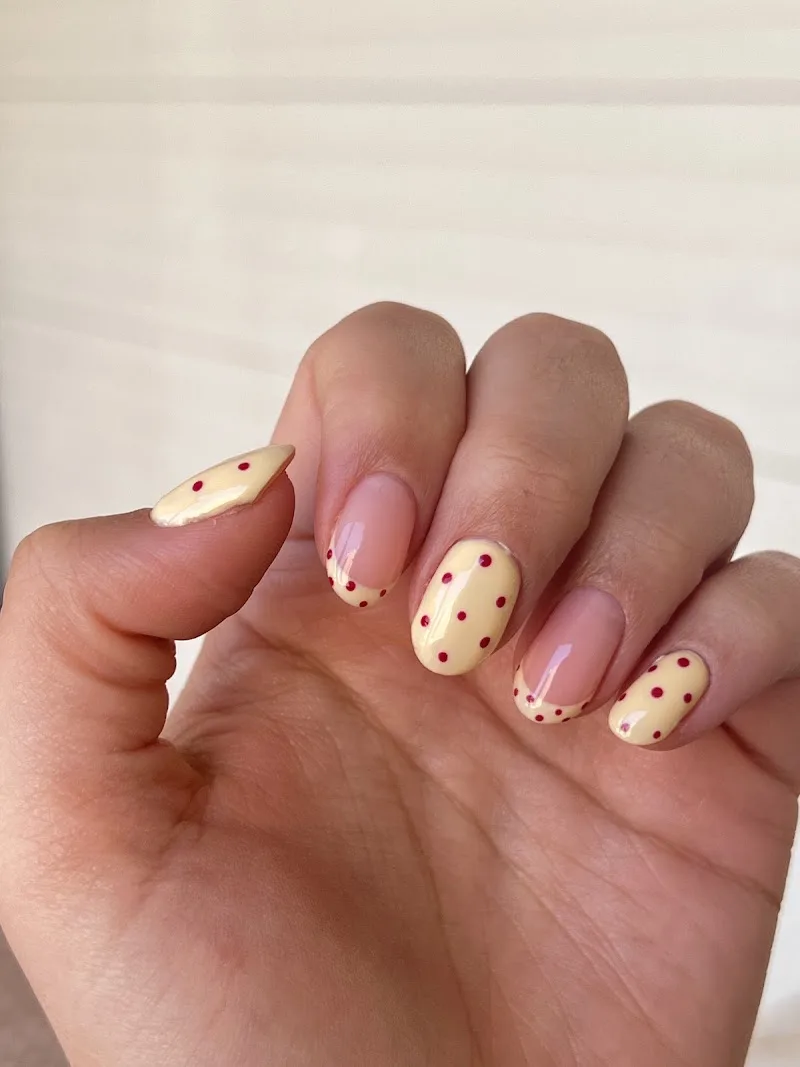 Manos de Seda AP - Manicura y Pedicura en Almería - Institut de beauté Almería - Photo de couverture - OneBooking