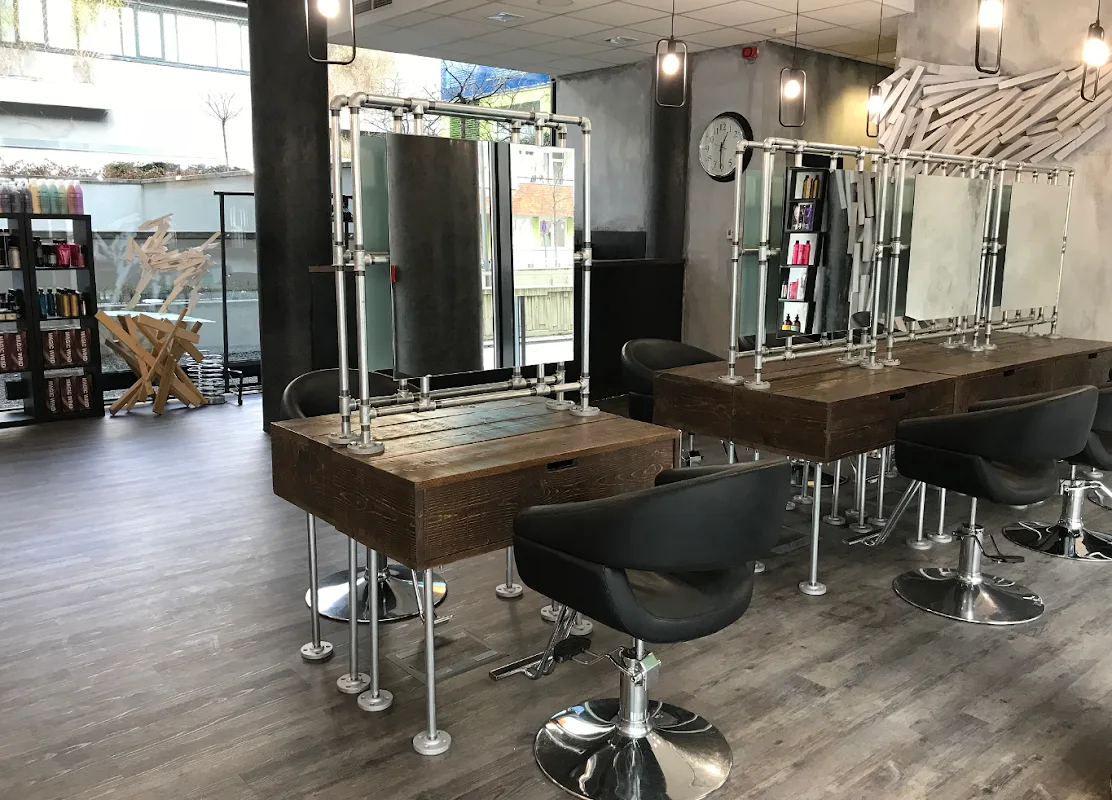 White Hair Salon - Coiffure Budapest - White Hair Salon - Photo Galerie - OneBooking